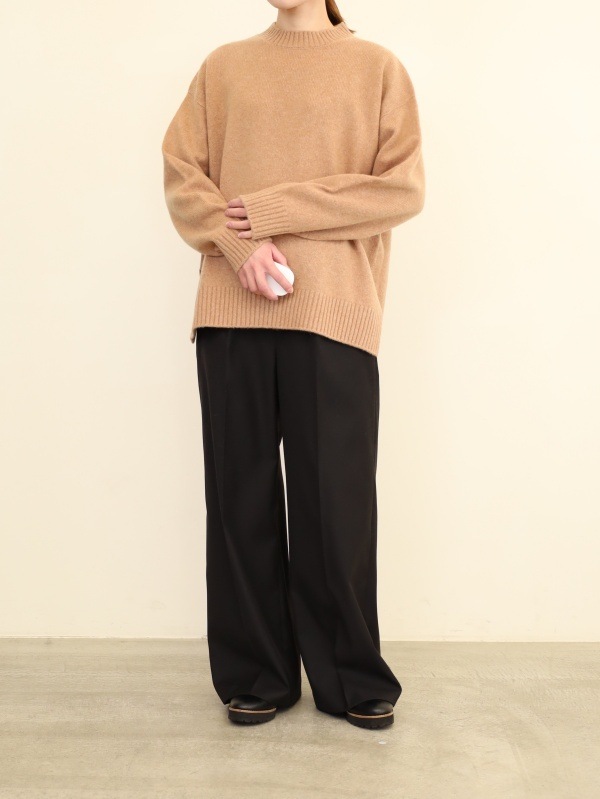 【Emmaculate】サイドスリットクルーネックニット