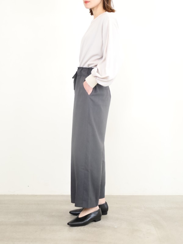 【trois】8.5分丈セミワイドパンツ