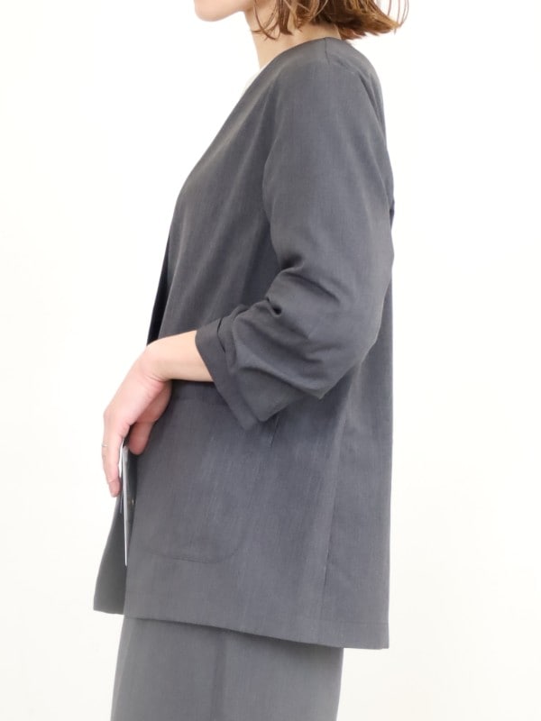 【trois】Vネック7分袖ノーカラージャケット