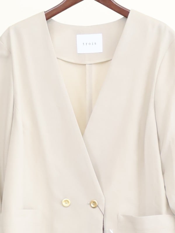 【trois】Vネック7分袖ノーカラージャケット