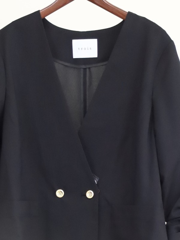 【trois】Vネック7分袖ノーカラージャケット