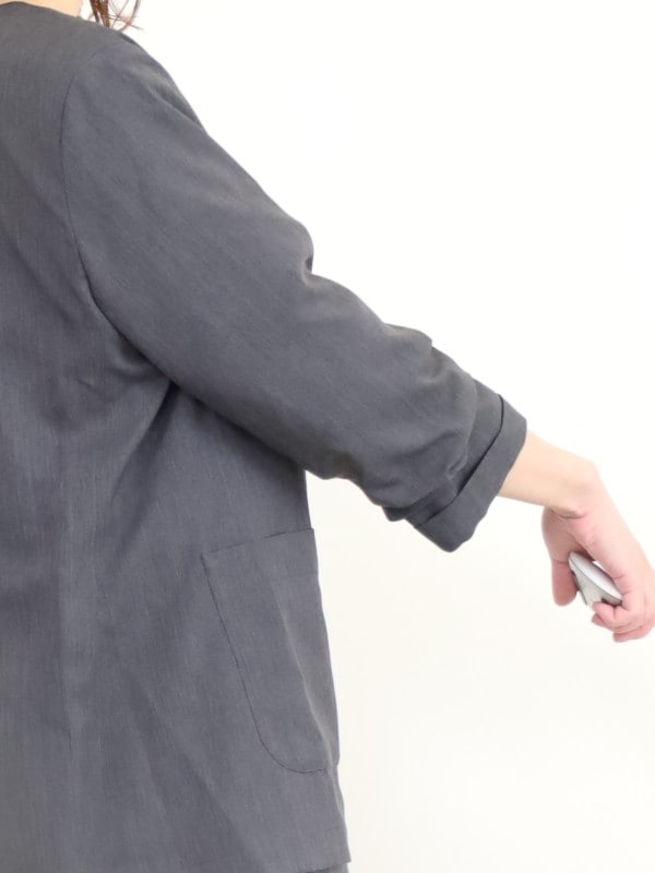 【trois】Vネック7分袖ノーカラージャケット