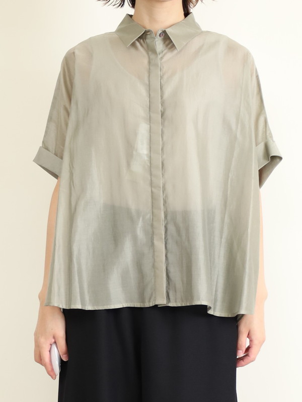 【Un carnet】後ろギャザー半袖シアーシャツ