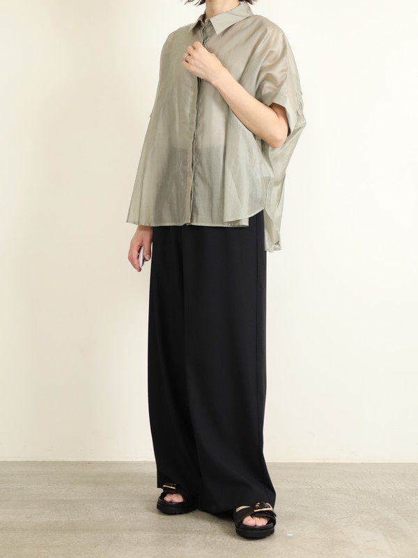 【Un carnet】後ろギャザー半袖シアーシャツ