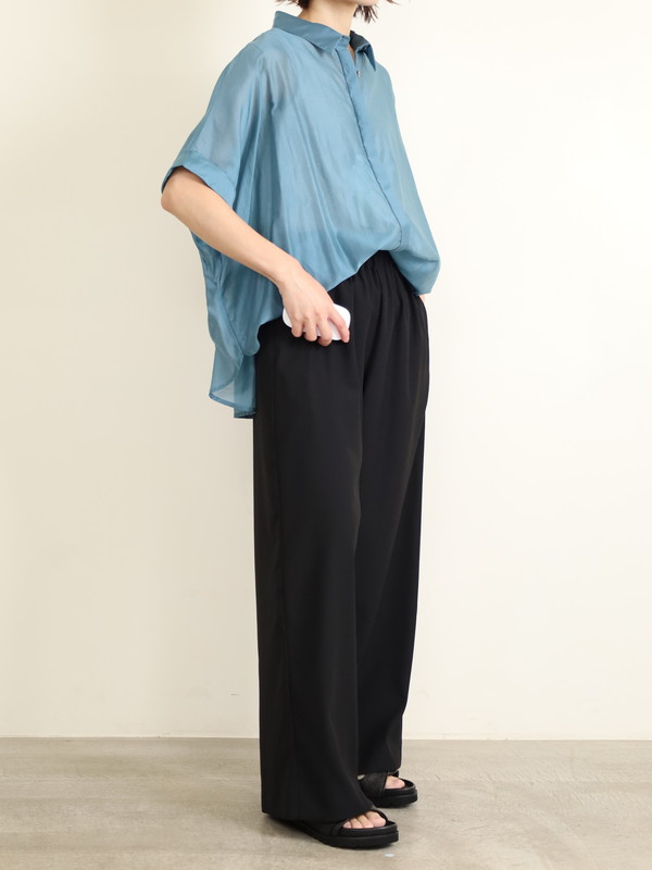 【Un carnet】後ろギャザー半袖シアーシャツ