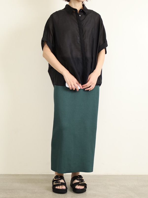 【Un carnet】後ろギャザー半袖シアーシャツ