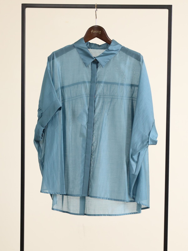 【Un carnet】後ろギャザー半袖シアーシャツ