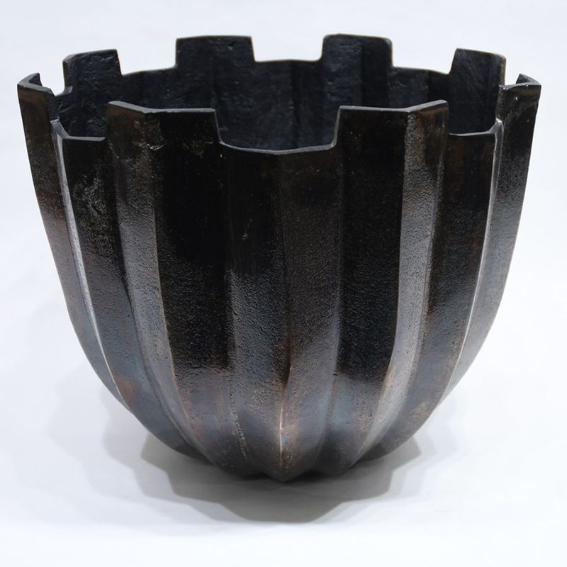 ★新商品★AMアルミプランタークレスト(穴有)ブラック φ31xH25