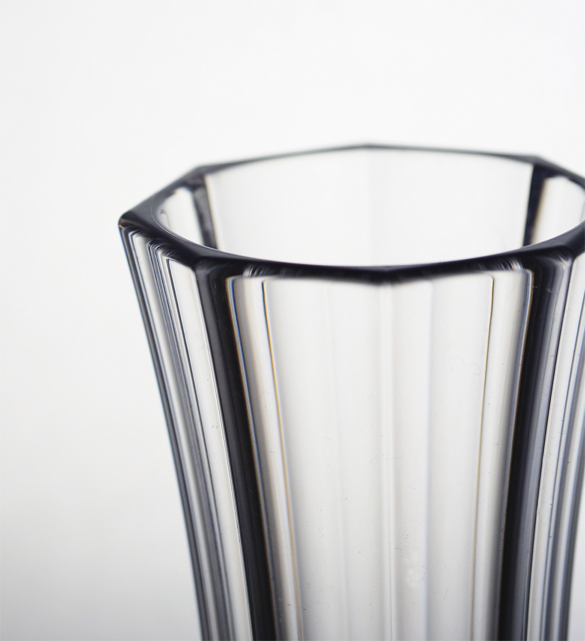 【割れない花瓶!?ポリカ】PVスリムオクタゴンH18