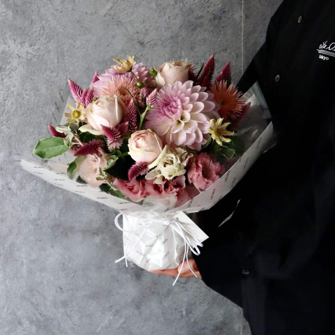 特選花束ML「朱鷺 toki」心に潤いを注ぎたくなったら迷わず飾って