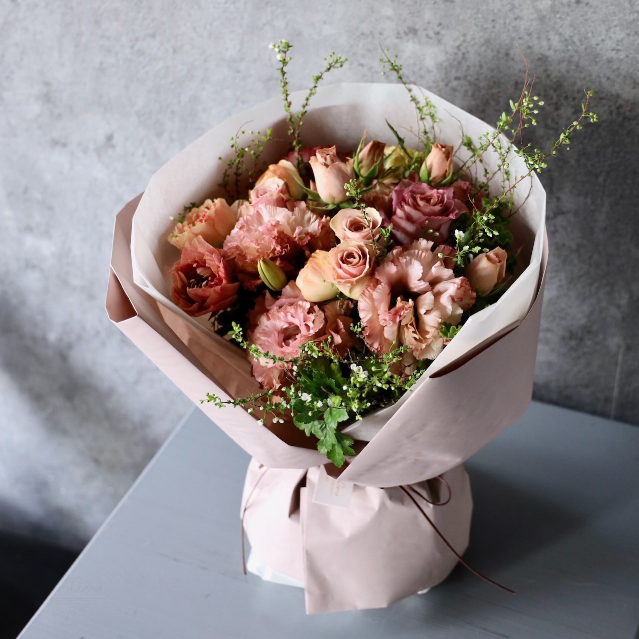 特選花束M「焦香 kogareko」繊細な美しさが響く、ニュアンスカラーのブーケ