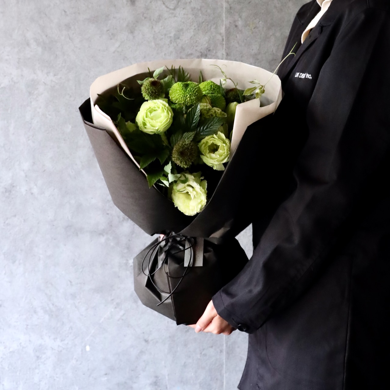 特選花束M「萌葱色 moegiiro」 穏やかなグリーンの花のブーケ