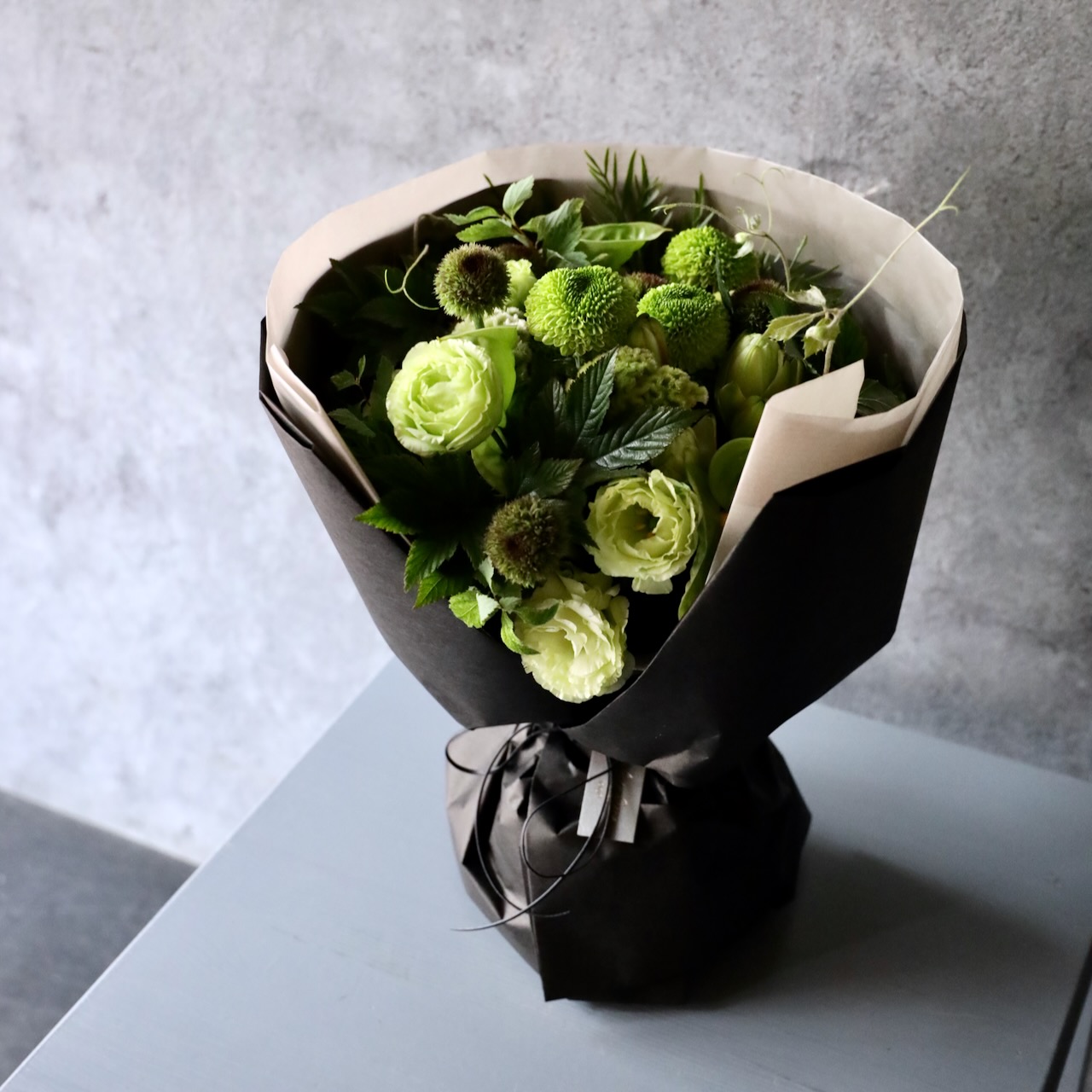 特選花束M「萌葱色 moegiiro」 穏やかなグリーンの花のブーケ