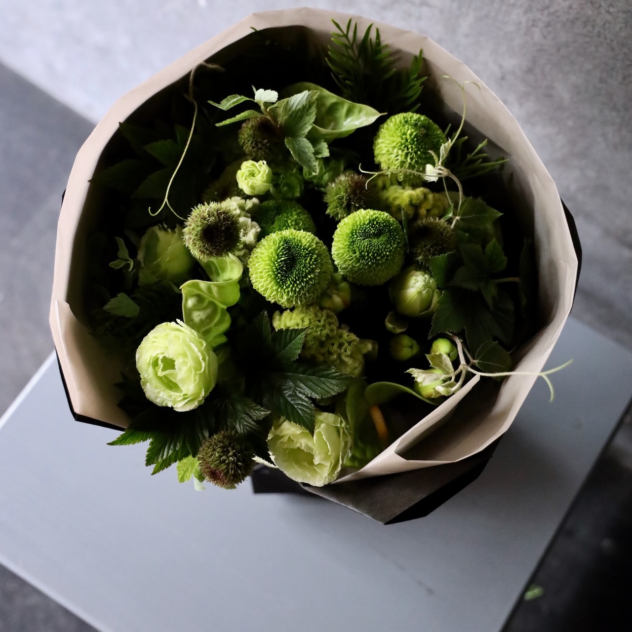 GFキャベック　　お花 特選花束M「萌葱色 moegiiro」 穏やかなグリーンの花のブーケ