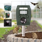 ソーラー充電式害獣駆除機 2個組｜ファミリー・ライフ公式通販