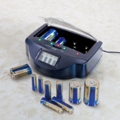 乾電池充電器 マルチ・チャージャーV2｜ファミリー・ライフ公式通販