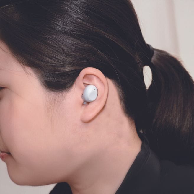 充電式耳穴集音器「楽聴」