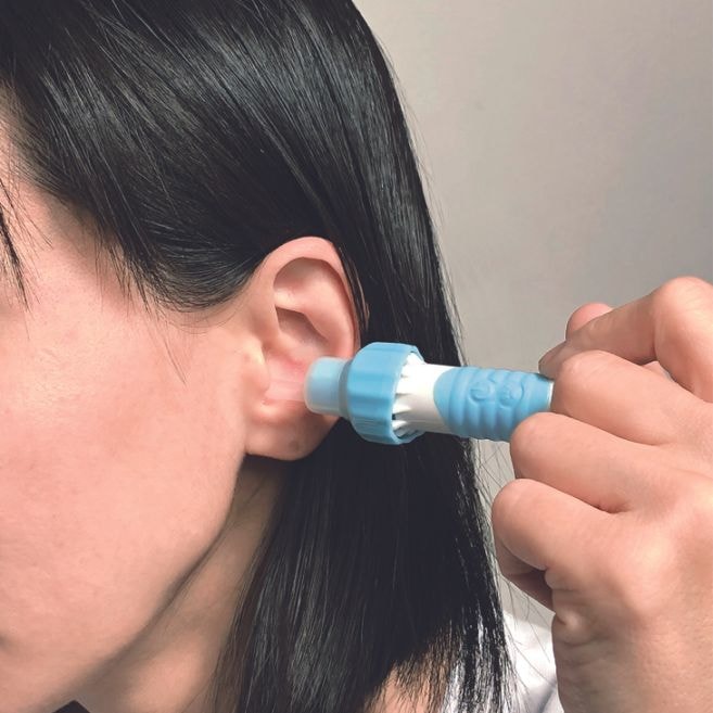 LEDライト付き吸込む耳かき
