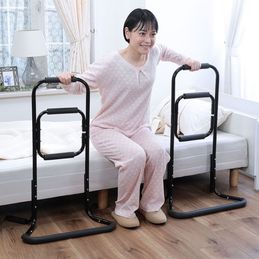手すり 介護 リビング 寝室 インテリア 家庭用 アンティーク オフィス 時代物 NEW天然籐らくらく立ち上がり手すり｜ファミリー・ライフ公式通販