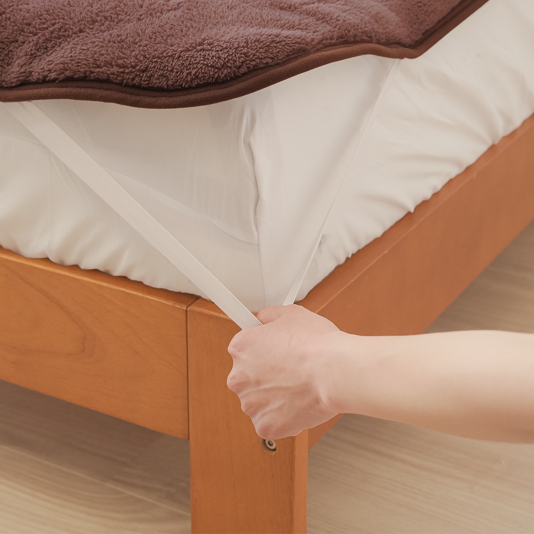 HOTα蓄熱足ポケット付き敷きパッド｜ファミリー・ライフ公式通販