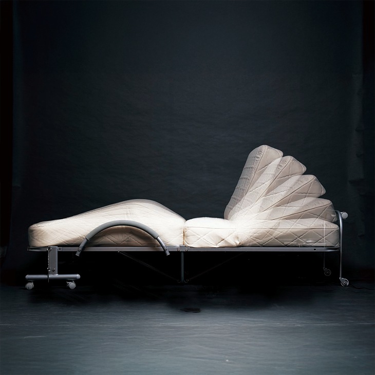 ワルツ 木製棚付き収納式リクライニングベッド コンセント付き 電動タイプ・セミダブル