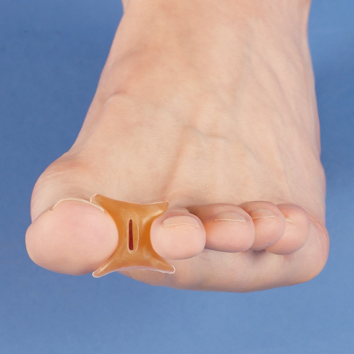 足指らーくパッド 4個組