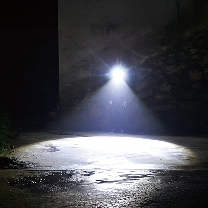 強力照射LEDズームヘッドライト 2個組