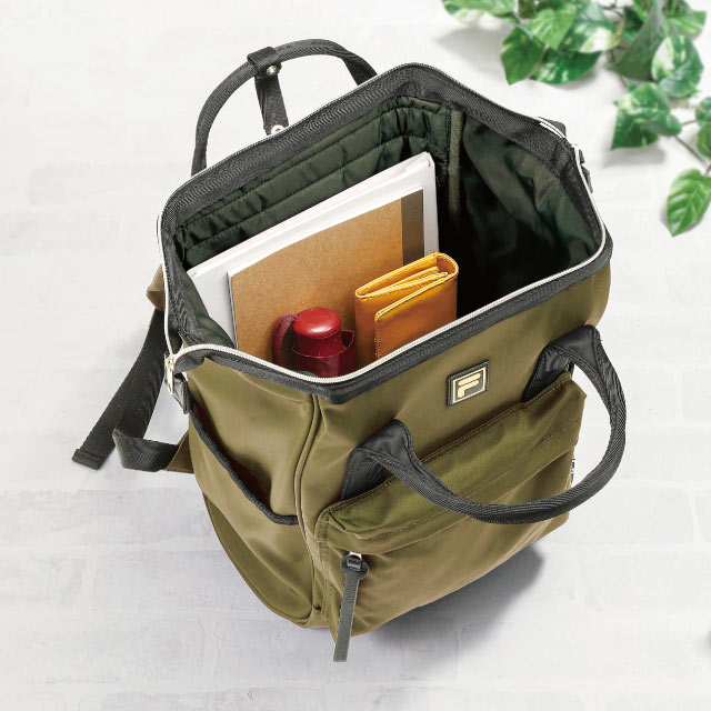 FILA ガバッと開くデイパック