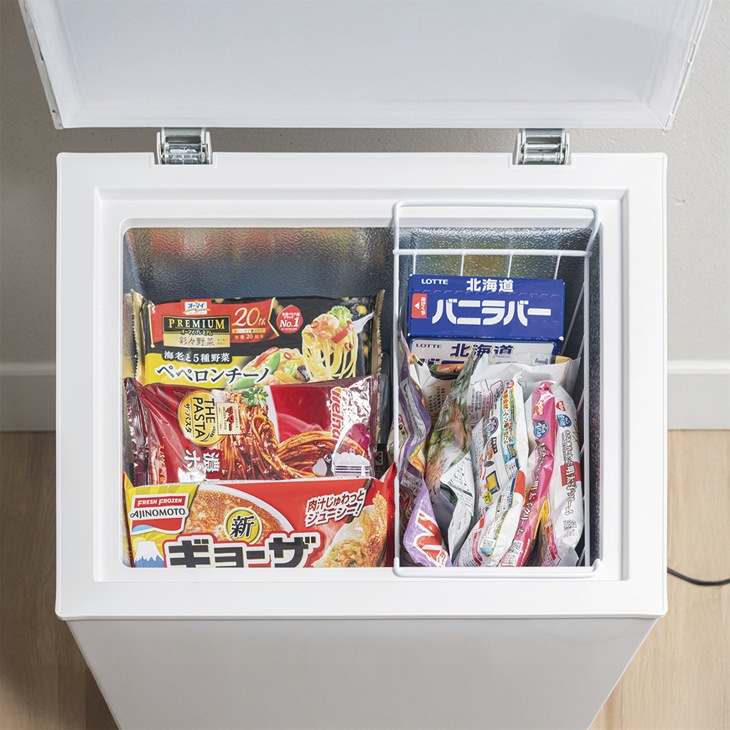 電源取り方色々♪冷蔵庫☆☆ 取り出しやすい上開き冷凍冷蔵庫66L YF-C70｜ファミリー・ライフ公式通販