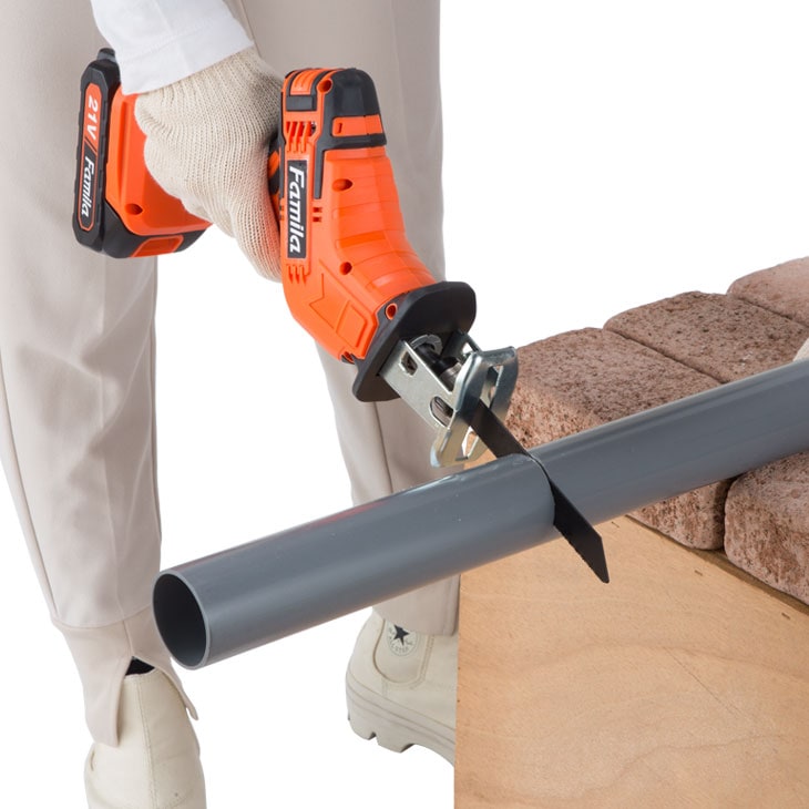 ファミラ 電動ノコギリ 充電式コードレスのこぎり6点セット 専用替え刃