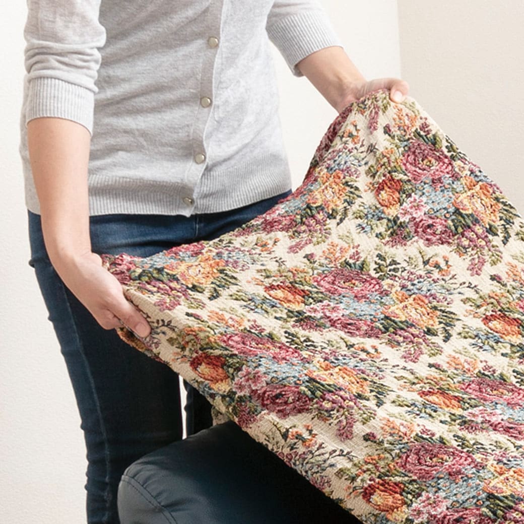 日本製 タテヨコ伸縮ソファカバー ブーケ柄 肘無し 3人掛用