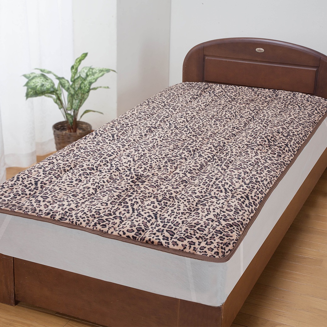 ヒョウ柄フランネル敷パッド 2色組