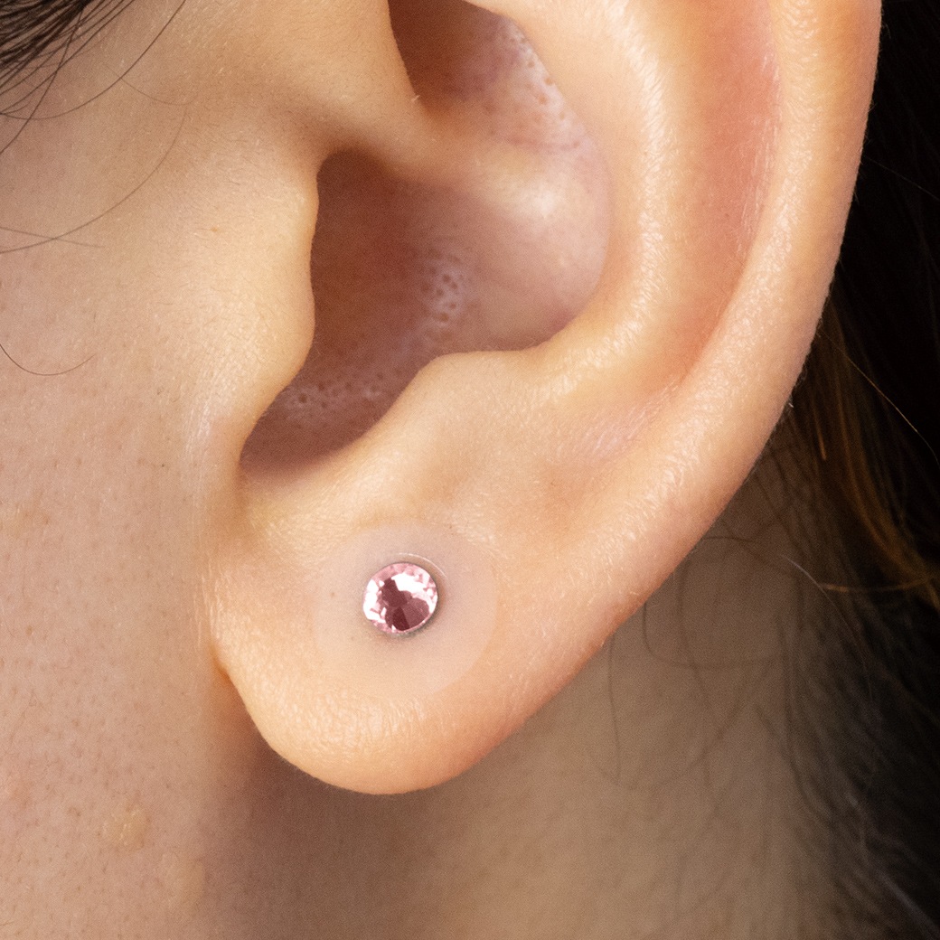 医療機器 耳つぼジュエリー「ウェルミミ」2袋（24粒入）｜ファミリー