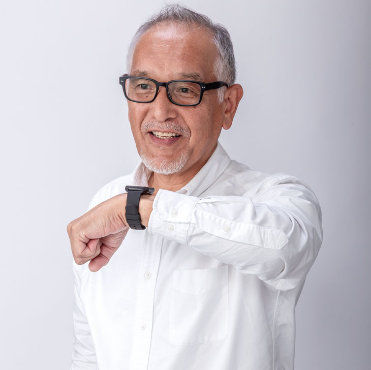 ファミラ 通話 SOS機能付き大画面スマートウォッチ