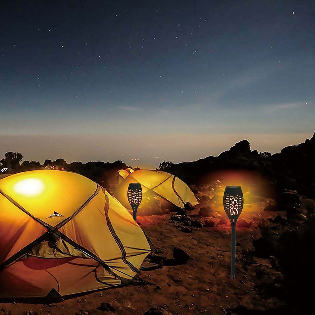 ソーラーガーデンライト 4本組