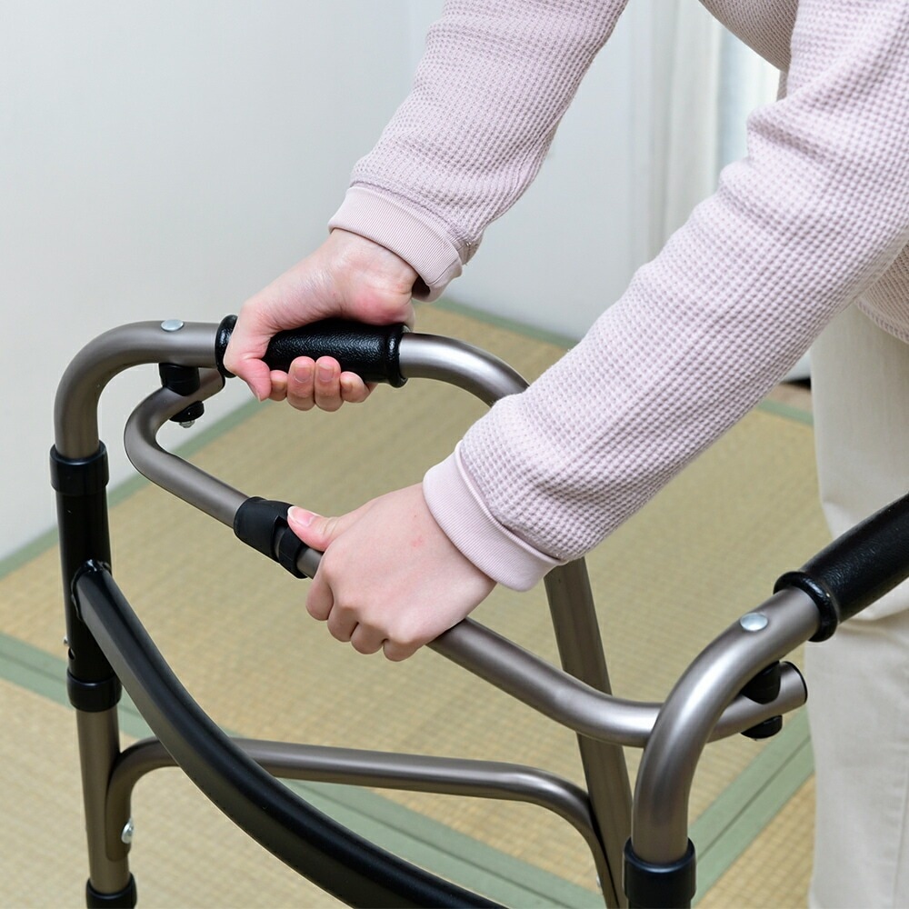 折りたたみ歩行器｜ファミリー・ライフ公式通販