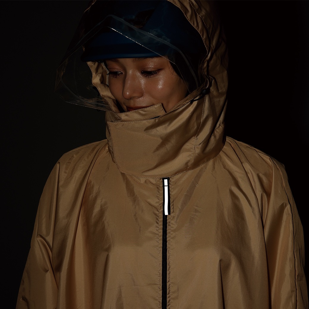 雨でも見やすい回転式レインコート