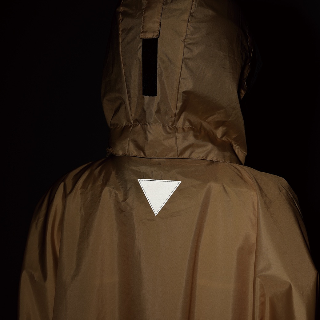 雨でも見やすい回転式レインコート