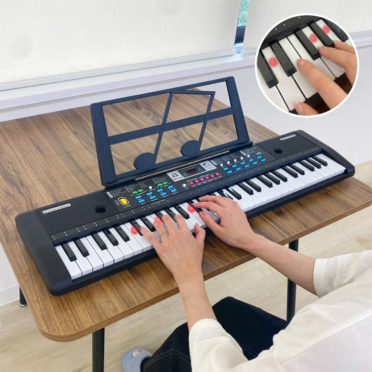 ガイド機能付き電子ピアノ 楽譜スタンド マイク付き
