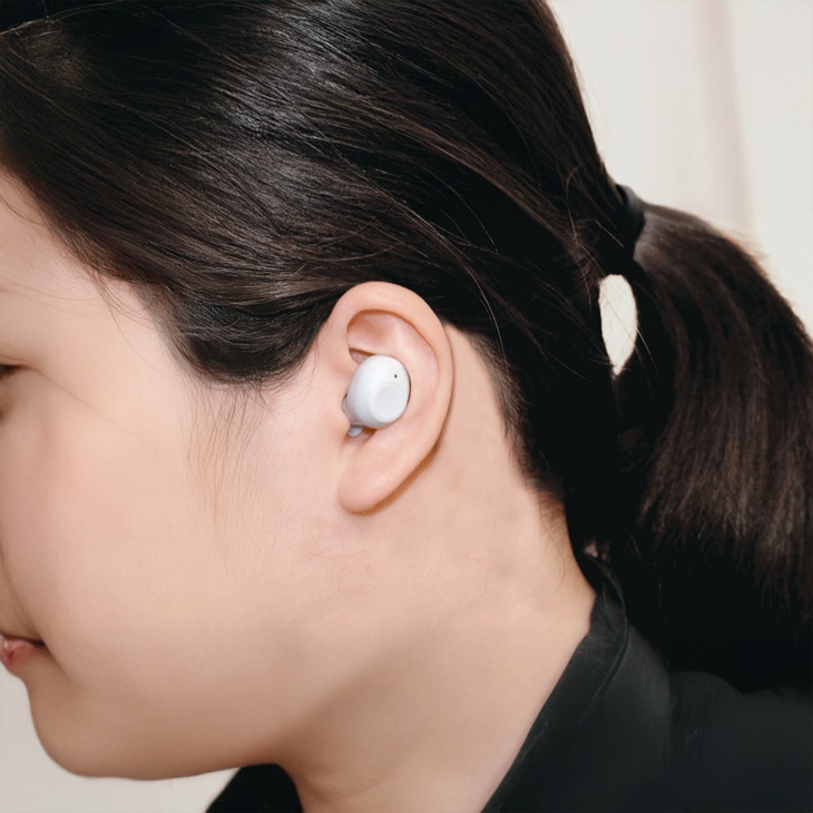 充電式耳穴集音器「楽聴」