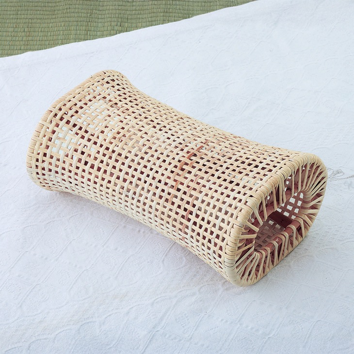 懐かしの籐の枕