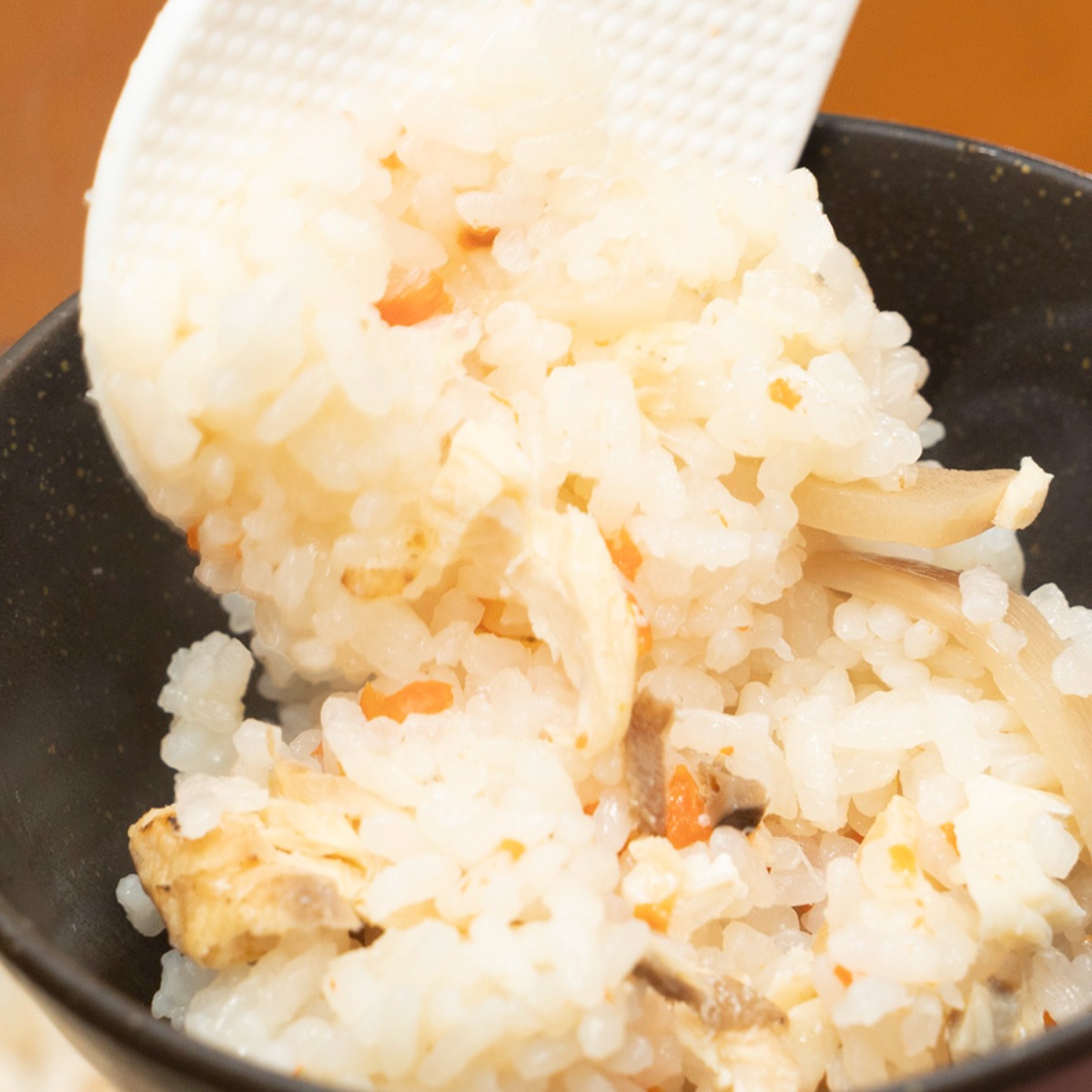 ����лԾ��ɲ������ᤷ�ʾ���̣��