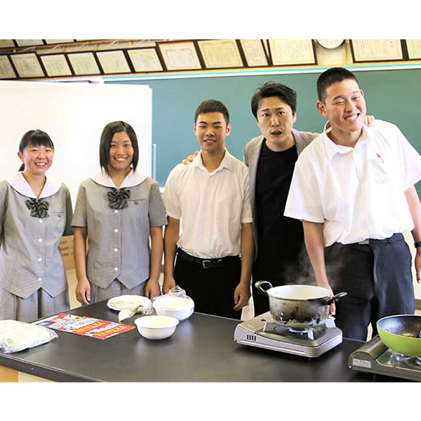 食品ロス削減 上浮穴高校 桃太郎とまと ハヤシソース 2パックセット 食品ロス削減対策商品 愛媛の名物通販fmマルシェ