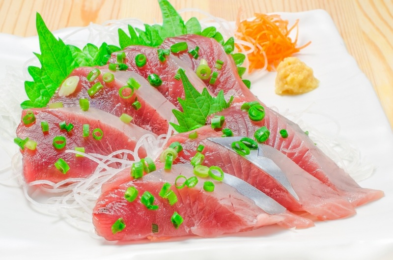 かつお カツオ 鰹 お刺身トロかつお 180 0g前後 5の通販 築地市場のまぐろ問屋 まぐろなら築地の王様