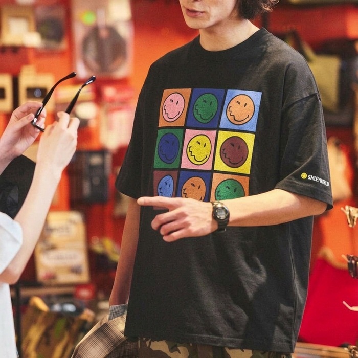 �إ륹�˥å� ���ޥ��꡼���� ���롼�ͥå� ȾµT����� Healthknit SmileyWorld Crewneck S/S Smiley Print Tee HR26S-M209 T����� ��� ��ǥ����� Ⱦµ �ȥåץ� �� ���ᥫ�� ���롼�ͥå�T����� ���T����� �ץ쥼��� ���ե�