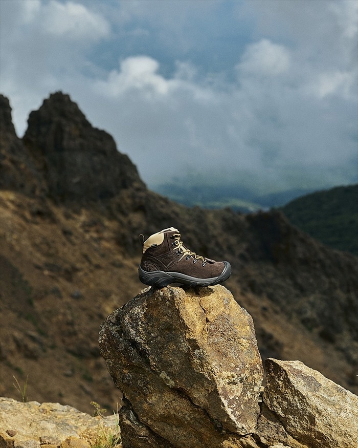 ������ �ԥ�ˡ��� KEEN PYRENEES MOUNTAIN RESEARCH �ޥ���ƥ�ꥵ���� �ޥ���ƥ�֡��� ��ǥ����� �֡��� ������ �����ȥɥ����塼�� �����������ץ롼�� �ȥ�å��󥰥��塼�� �ɿ� �����ȥɥ� ������