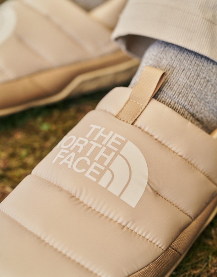 ��SALE��30��OFF�� �����Ρ������ե����� ���ˡ����� ��� THE NORTH FACE Nuptse Down Mule NF02371 �̥ץ� ������ �ߥ塼�� ���å������塼�� �롼�ॷ�塼�� ���Ρ����塼�� ������� �����å� �����ȥɥ� ������