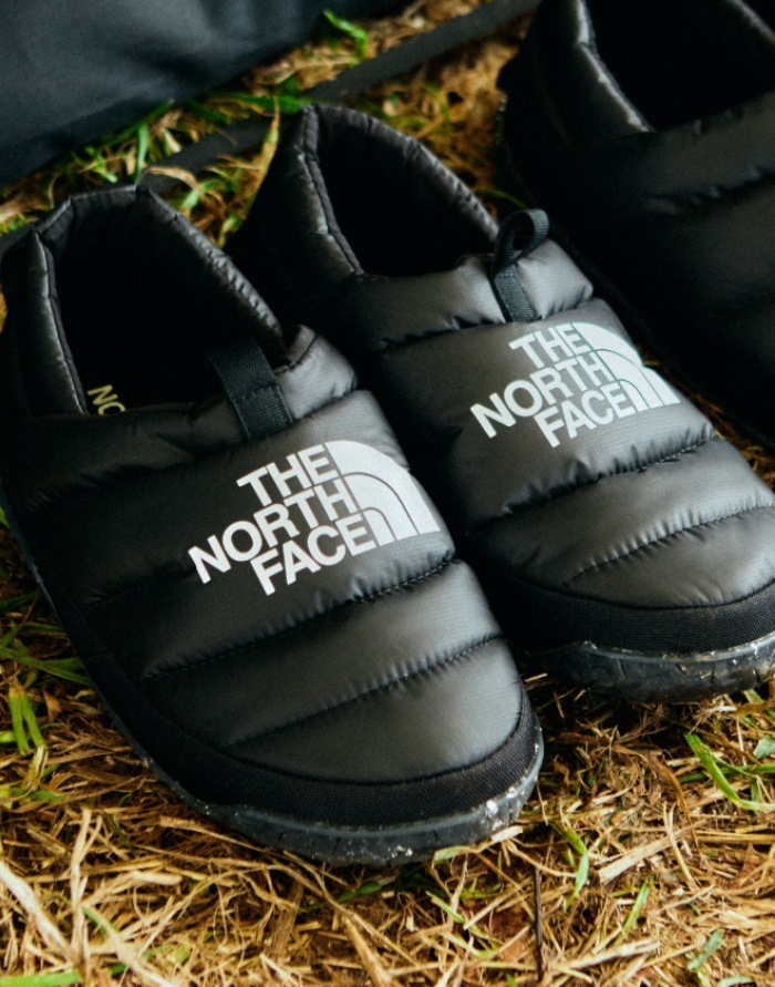 ��SALE��30��OFF�� �����Ρ������ե����� ���ˡ����� ��� THE NORTH FACE Nuptse Down Mule NF02371 �̥ץ� ������ �ߥ塼�� ���å������塼�� �롼�ॷ�塼�� ���Ρ����塼�� ������� �����å� �����ȥɥ� ������