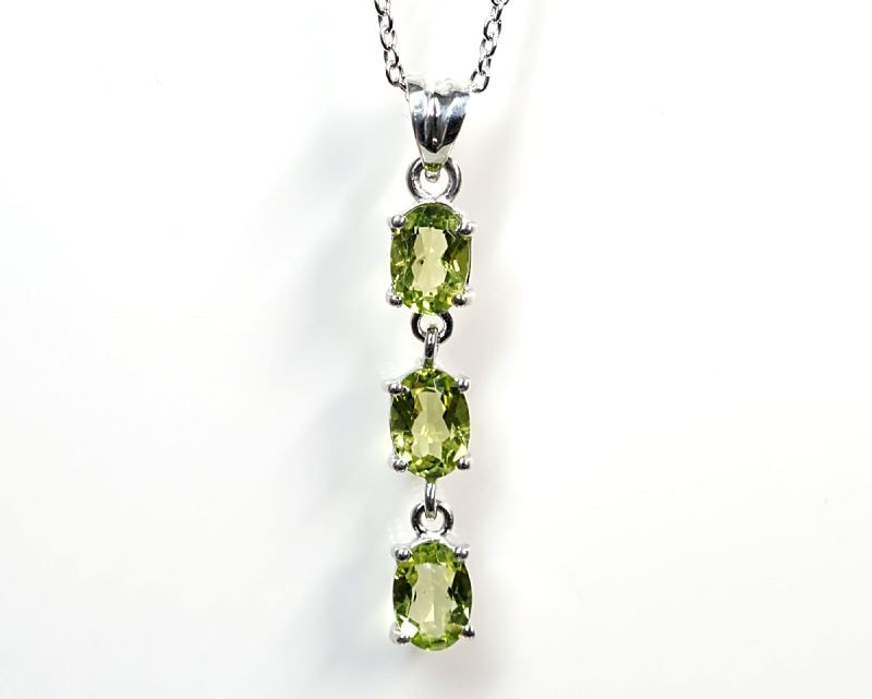 ペリドット ペンダントトップ 3連タイプ｜最高級パワーストーン販売の