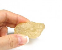 リビアングラス 原石 No.8|原石・丸玉・置物|リビアングラス